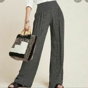 Wide leg women’s pants trouser with pockets. Black and white polka dot.
